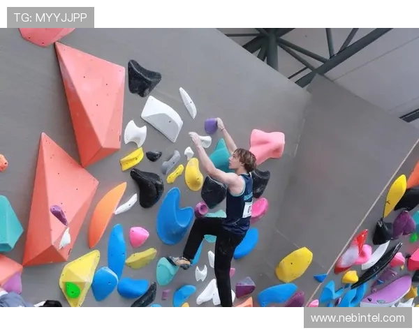 上海街舞队在世界攀岩锦标赛中的团队协作表现引发热议与赞赏